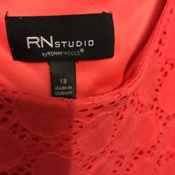 Pink Lace patterned dress - Picture 2 of 2